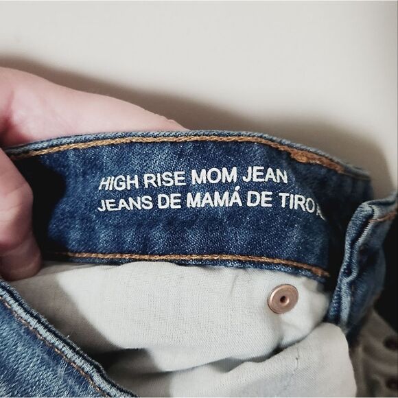 Wild Fable Medium Wash Distressed High Rise Mom Jean Size 00 - Picture 7 of 9